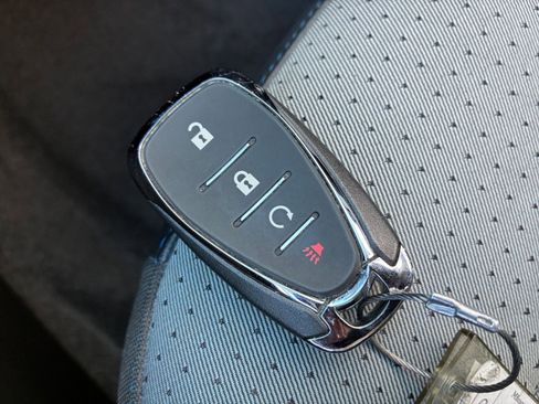 Used 2025 Chevrolet Trax LT image 23