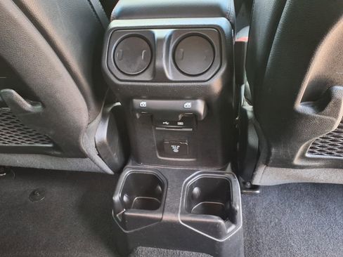 Used 2020 Jeep Gladiator Rubicon image 17