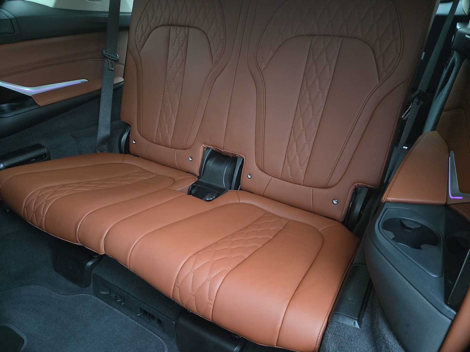 Used 2025 BMW X7 xDrive40i AWD/4WD image 16
