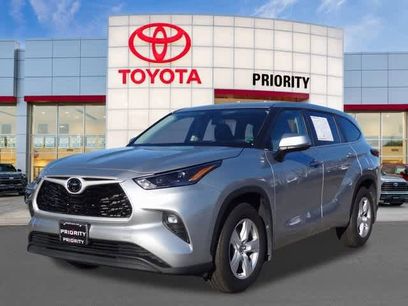 Used 2024 Toyota Highlander LE