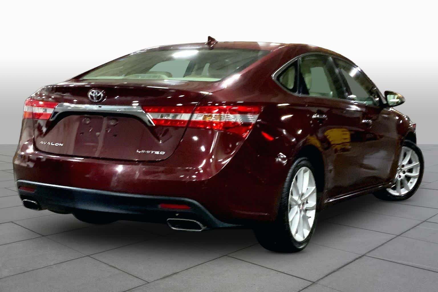 Used 2015 Toyota Avalon Limited FWD image 13