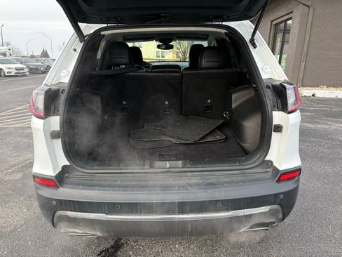 Used 2019 Jeep Cherokee Limited image 9