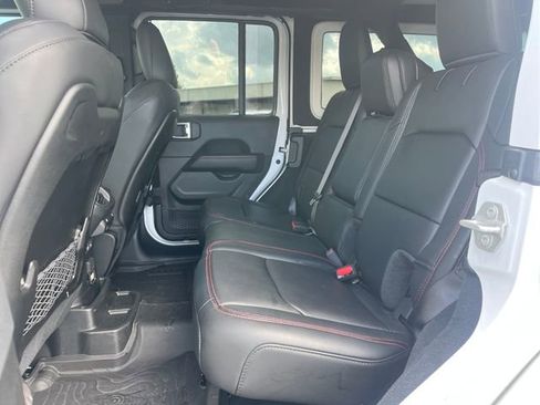 Used 2024 Jeep Wrangler Unlimited Rubicon AWD/4WD image 15