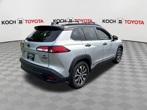 Certified 2024 Toyota Corolla Cross AWD Hybrid w/ Moonroof Package image 6