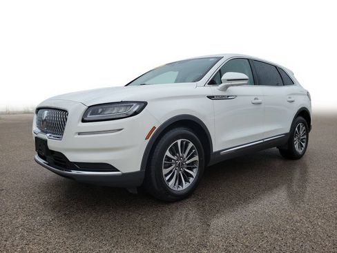 Used 2022 Lincoln Nautilus AWD w/ Premium Package image 2