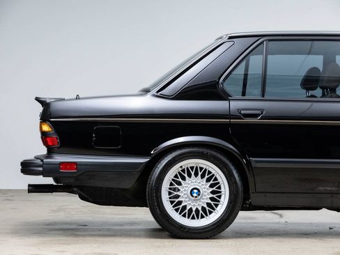 Used 1988 BMW M5 RWD image 10