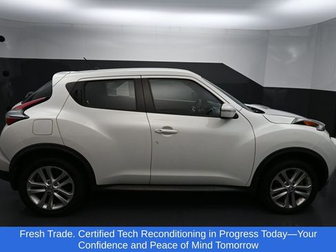 Used 2015 Nissan Juke S image 5