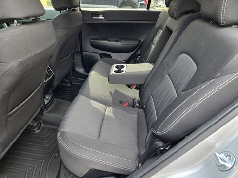 Used 2020 Kia Sportage LX image 16