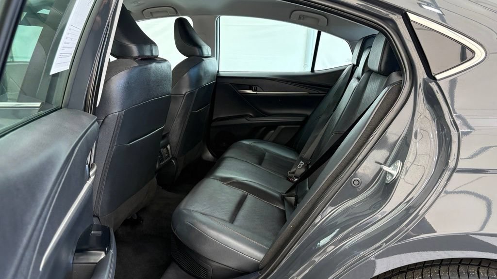 Used 2025 Toyota Camry XLE FWD image 15