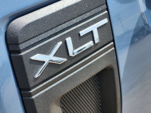 New 2026 Ford Maverick XLT w/ XLT Luxury Package FWD image 11