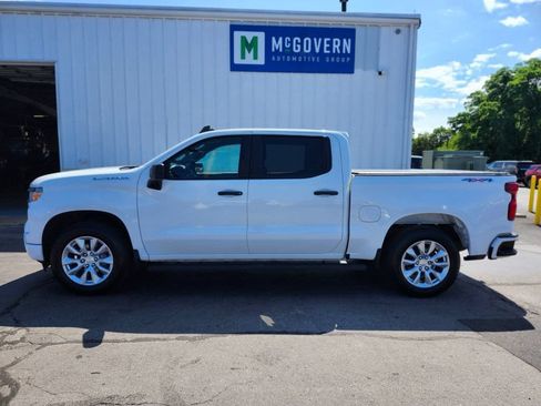 Used 2023 Chevrolet Silverado 1500 Custom AWD/4WD image 2