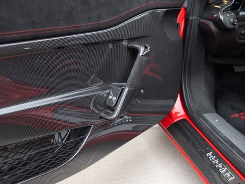 Used 2014 Ferrari 458 Speciale Coupe RWD image 44