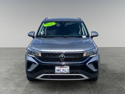 Used 2024 Volkswagen Taos SE image 8