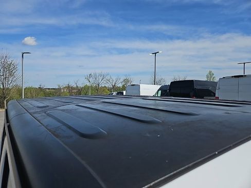 Used 2017 Jeep Wrangler Unlimited Sahara image 9