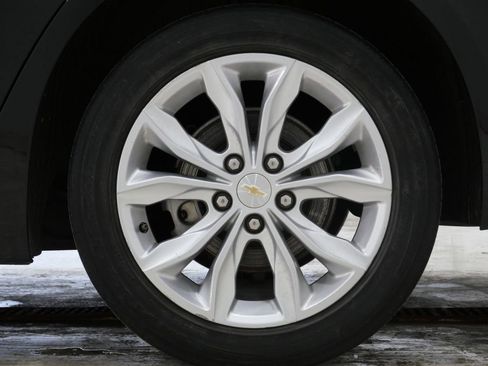 Used 2023 Chevrolet Malibu LT image 9