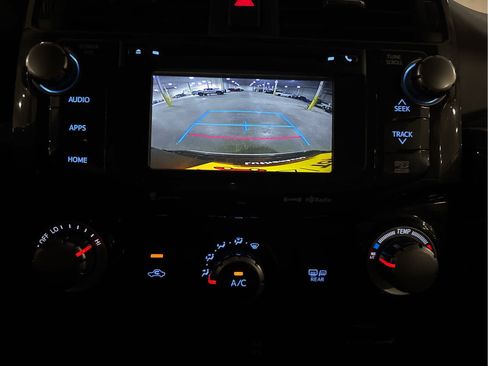 Used 2018 Toyota 4Runner TRD Off-Road Premium AWD/4WD image 10
