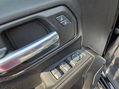 Certified 2022 Chevrolet Silverado 1500 Custom AWD/4WD image 15