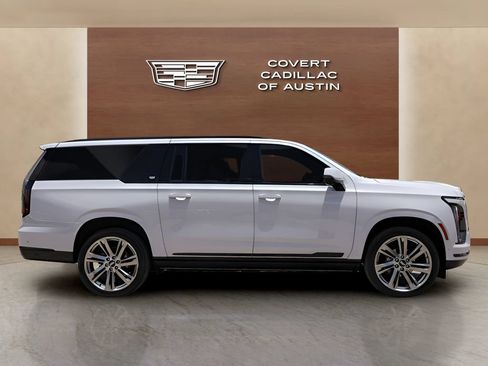 Certified 2026 Cadillac Escalade ESV Sport w/ Touring Package AWD/4WD image 5