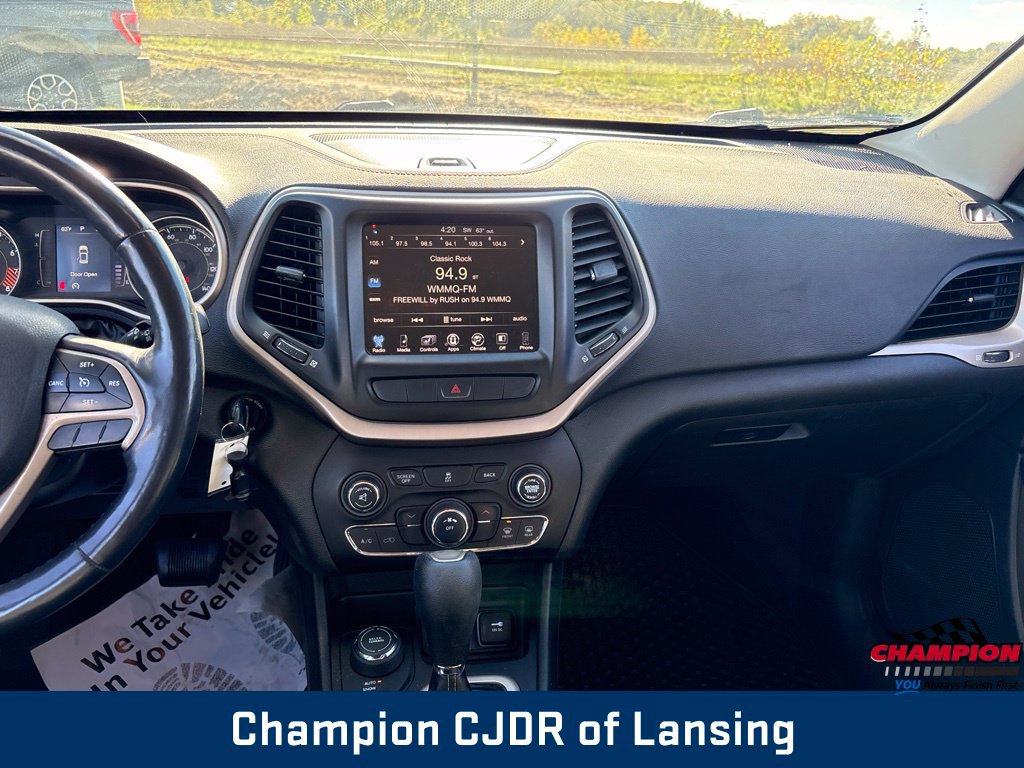 Used 2014 Jeep Cherokee Latitude w/ Cold Weather Group AWD/4WD image 3