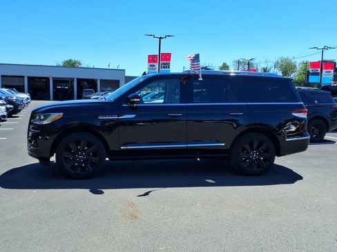 Certified 2024 Lincoln Navigator Reserve AWD/4WD image 21