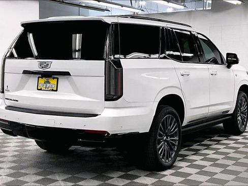 Used 2025 Cadillac Escalade Sport AWD/4WD image 12