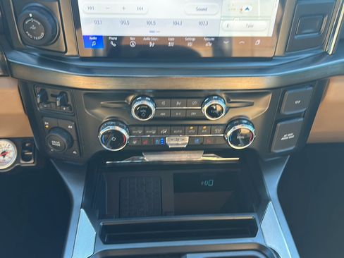 Used 2023 Ford F250 Lariat w/ Lariat Ultimate Package AWD/4WD image 15