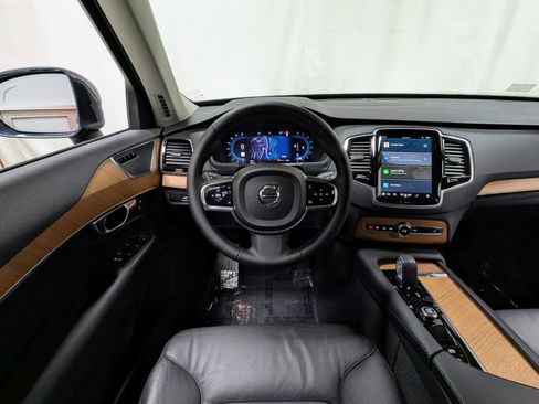 Used 2024 Volvo XC90 B5 Plus w/ Protection Package Premier image 2