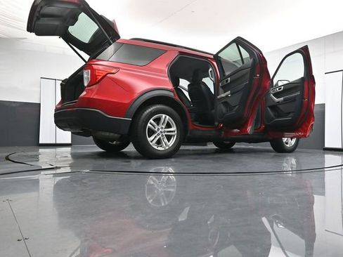 Used 2020 Ford Explorer XLT AWD/4WD image 40
