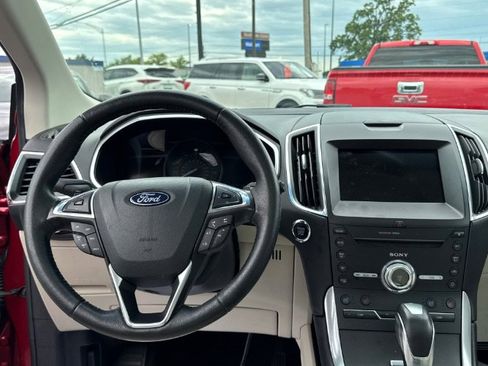 Used 2018 Ford Edge Titanium w/ Equipment Group 301A AWD/4WD image 18