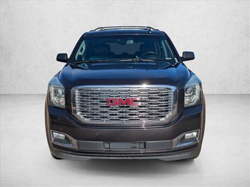 Used 2018 GMC Yukon Denali image 2