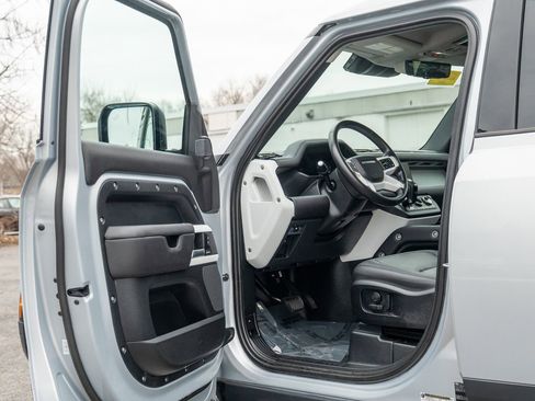 Certified 2024 Land Rover Defender 110 S image 11