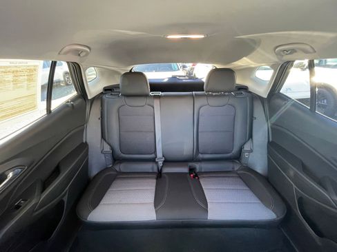 Used 2025 Chevrolet Trax LT image 37