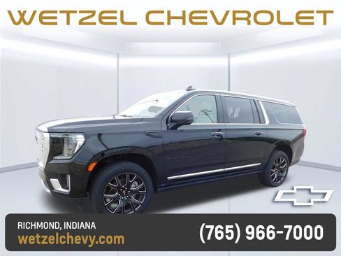 Used 2023 GMC Yukon XL Denali w/ Denali Reserve Package AWD/4WD image 7