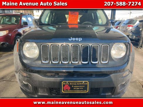 Used 2017 Jeep Renegade Latitude w/ Cold Weather Group image 1