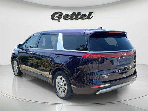 Used 2024 Kia Carnival LX FWD image 5