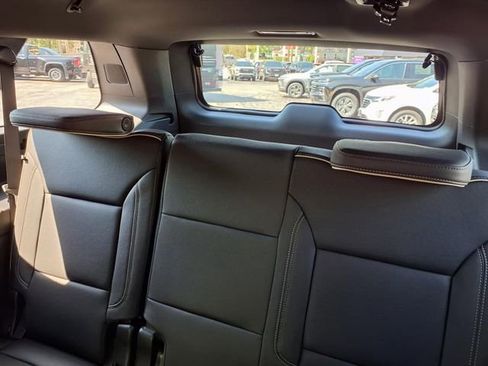 New 2025 Chevrolet Suburban Premier image 26