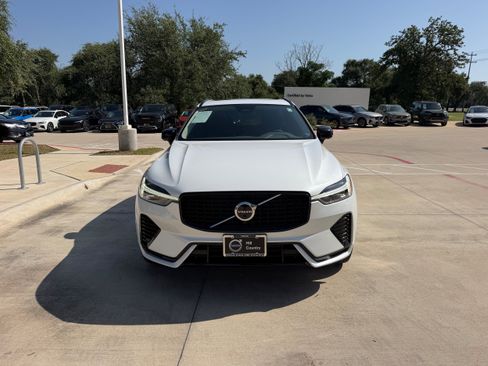 Certified 2024 Volvo XC60 T8 Plus AWD/4WD image 8