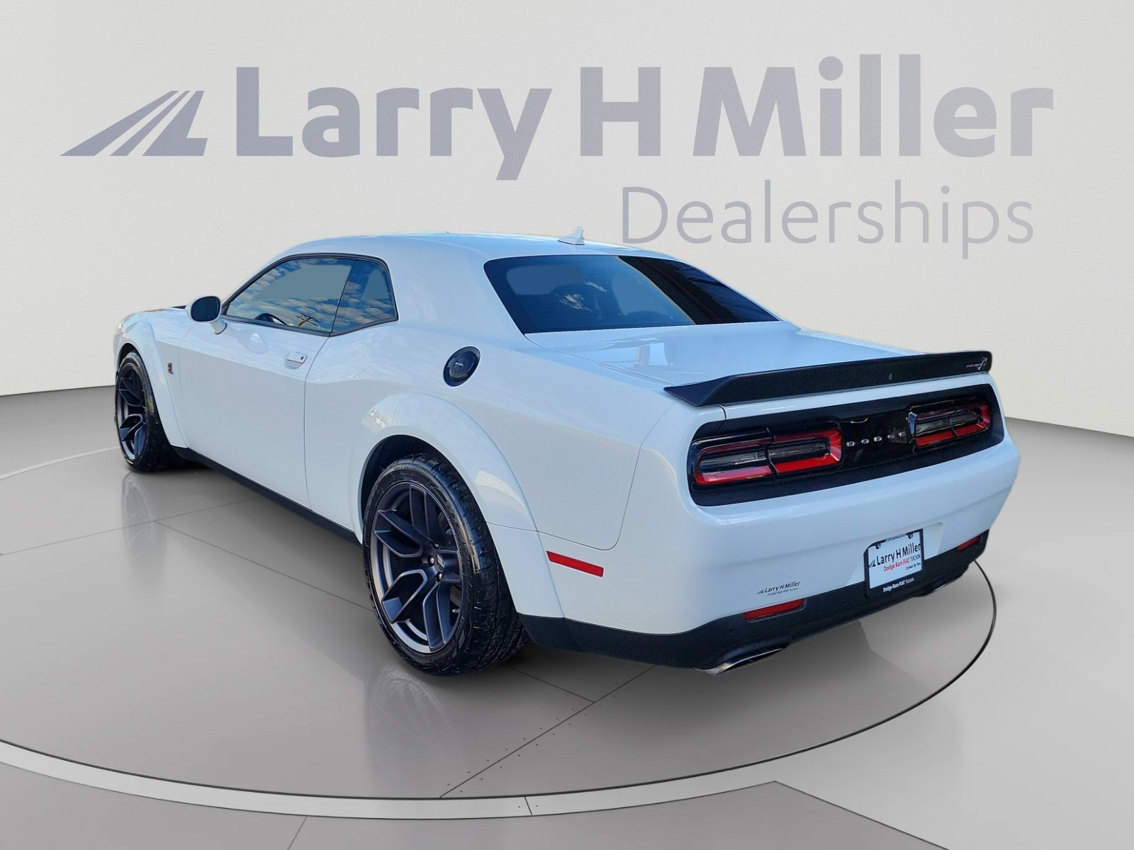 Used 2021 Dodge Challenger R/T Scat Pack RWD image 3