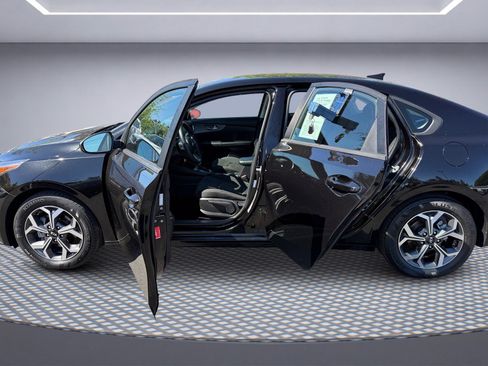 Used 2021 Kia Forte LXS FWD image 10
