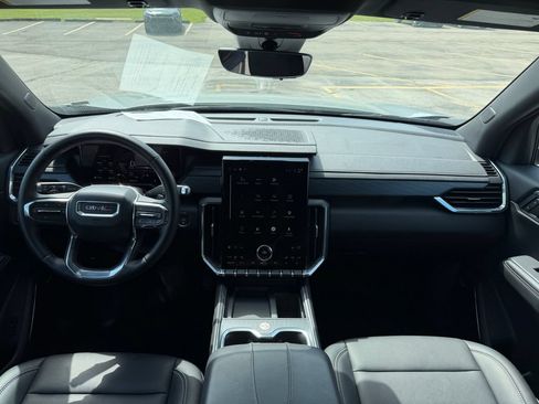 Used 2026 GMC Acadia Elevation w/ Elevation Premium Package AWD/4WD image 7