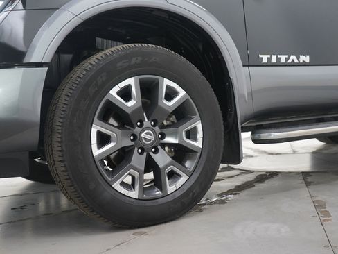 Used 2022 Nissan Titan Platinum Reserve w/ Moonroof Package image 26