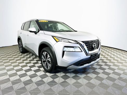 Used 2021 Nissan Rogue SV AWD/4WD image 3