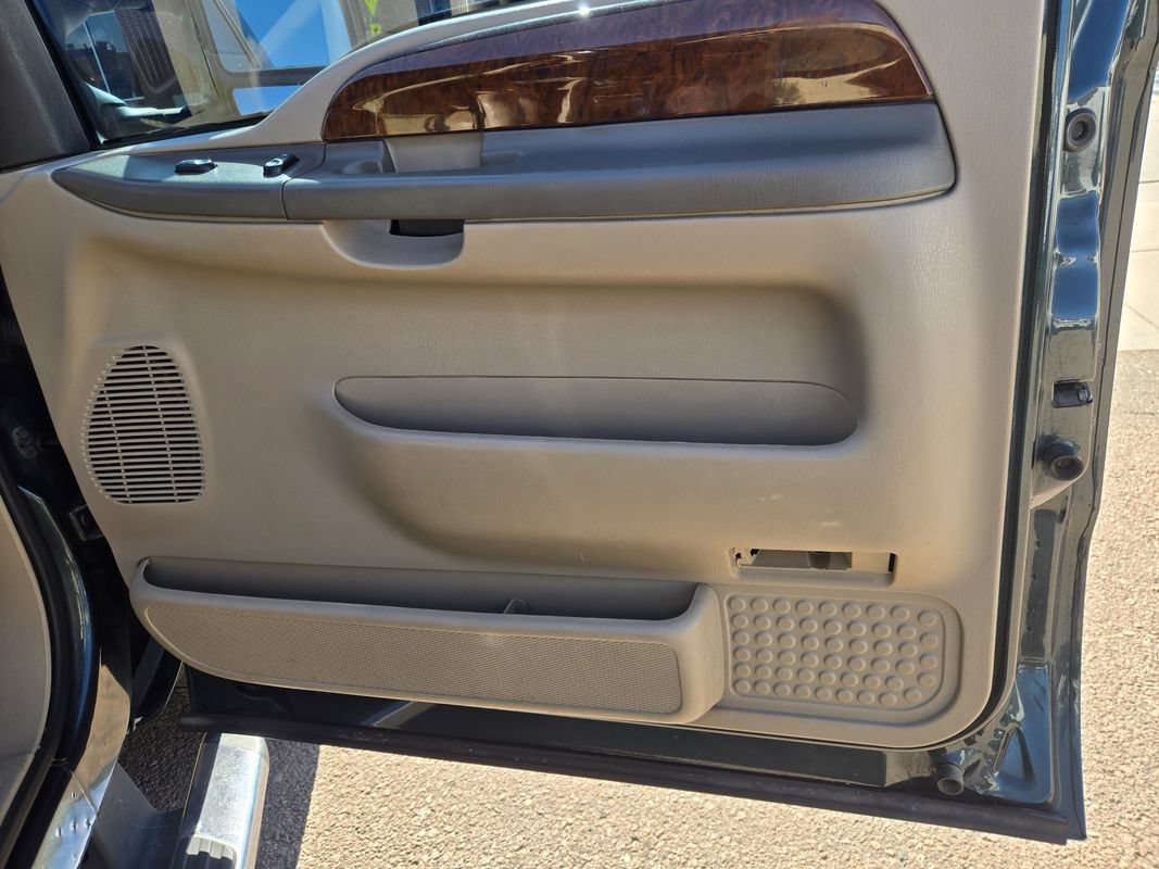 Used 2004 Ford F250 Lariat AWD/4WD image 23