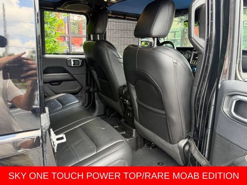 Used 2019 Jeep Wrangler Unlimited Sahara w/ Quick Order Package 24M Moab AWD/4WD image 37