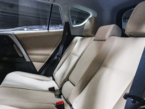 Used 2013 Toyota RAV4 LE FWD image 19