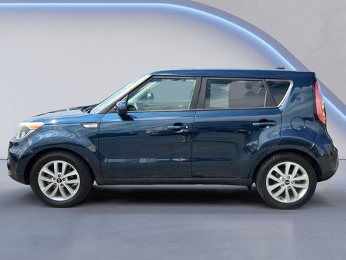 Used 2017 Kia Soul + FWD image 6