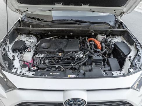 Used 2022 Toyota RAV4 LE image 16