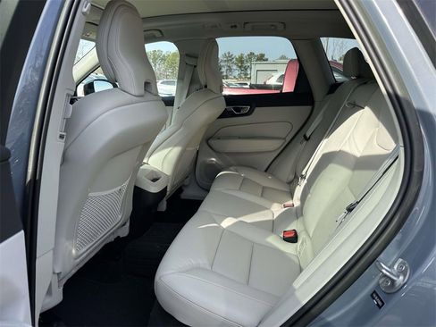 Used 2023 Volvo XC60 B5 Plus w/ Protection Package Premier image 6