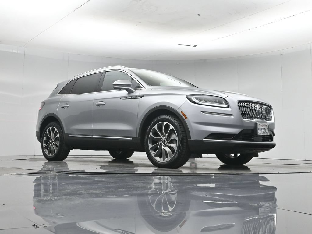 Used 2023 Lincoln Nautilus Reserve FWD image 3