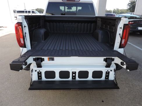 New 2026 GMC Sierra 1500 SLT image 20